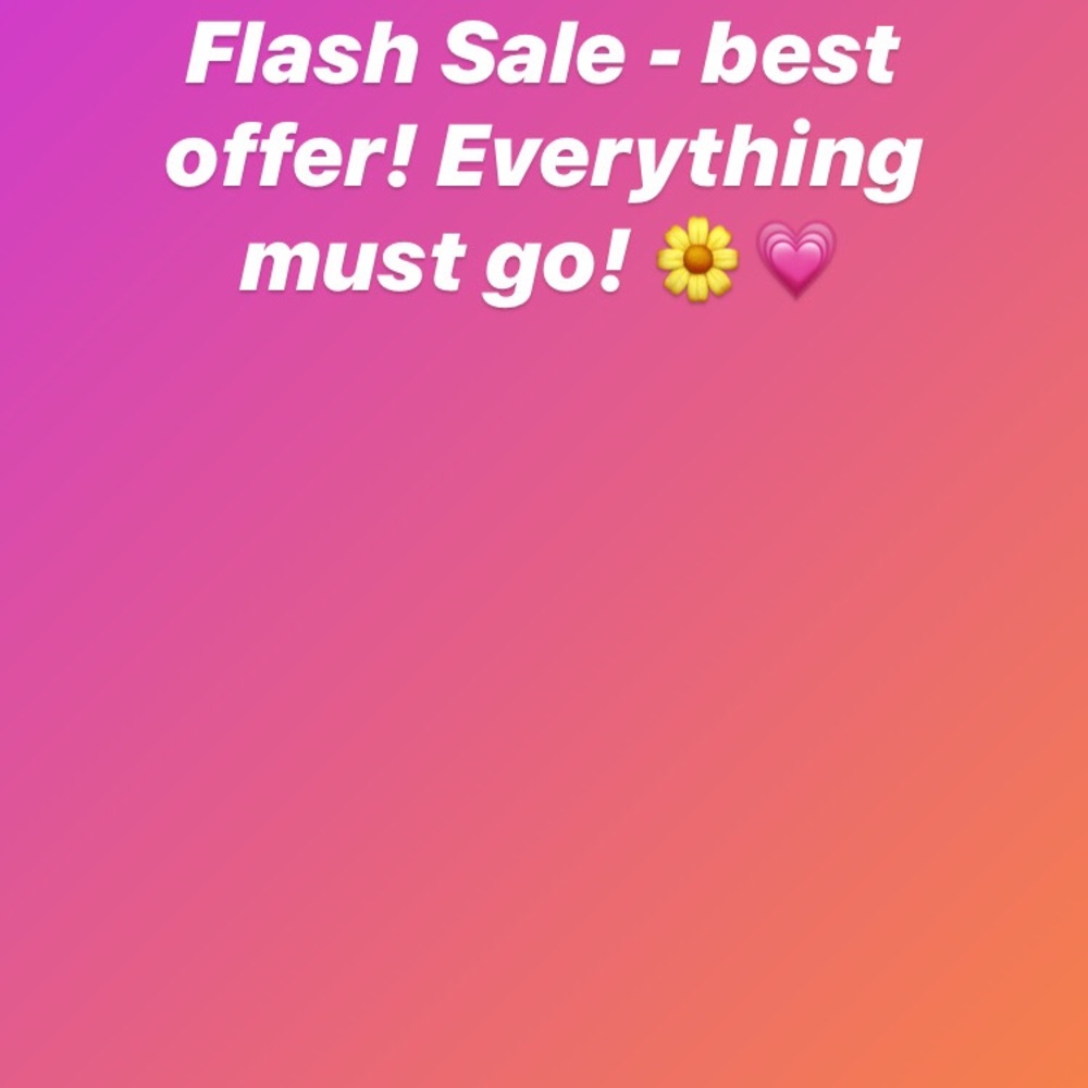 Flash sale - please send best offers! 🌼🌸